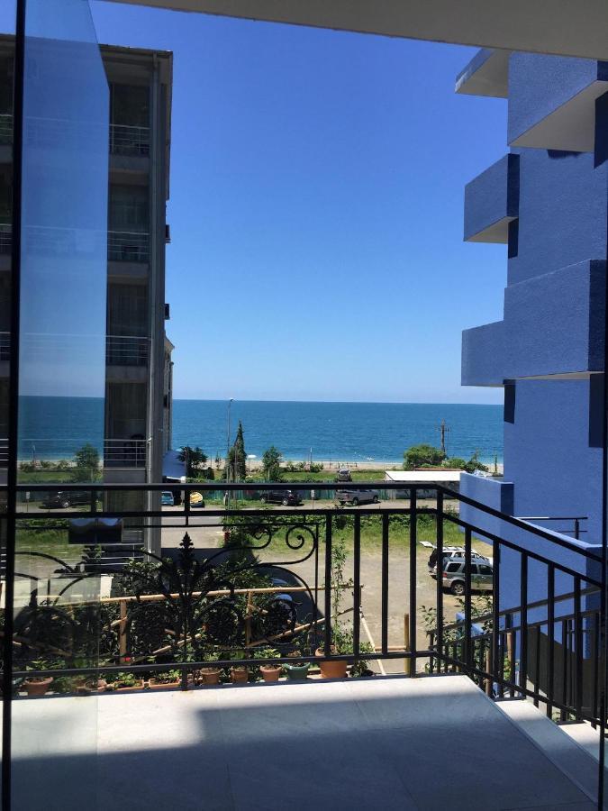 Woodsea Hotell Batumi Exteriör bild