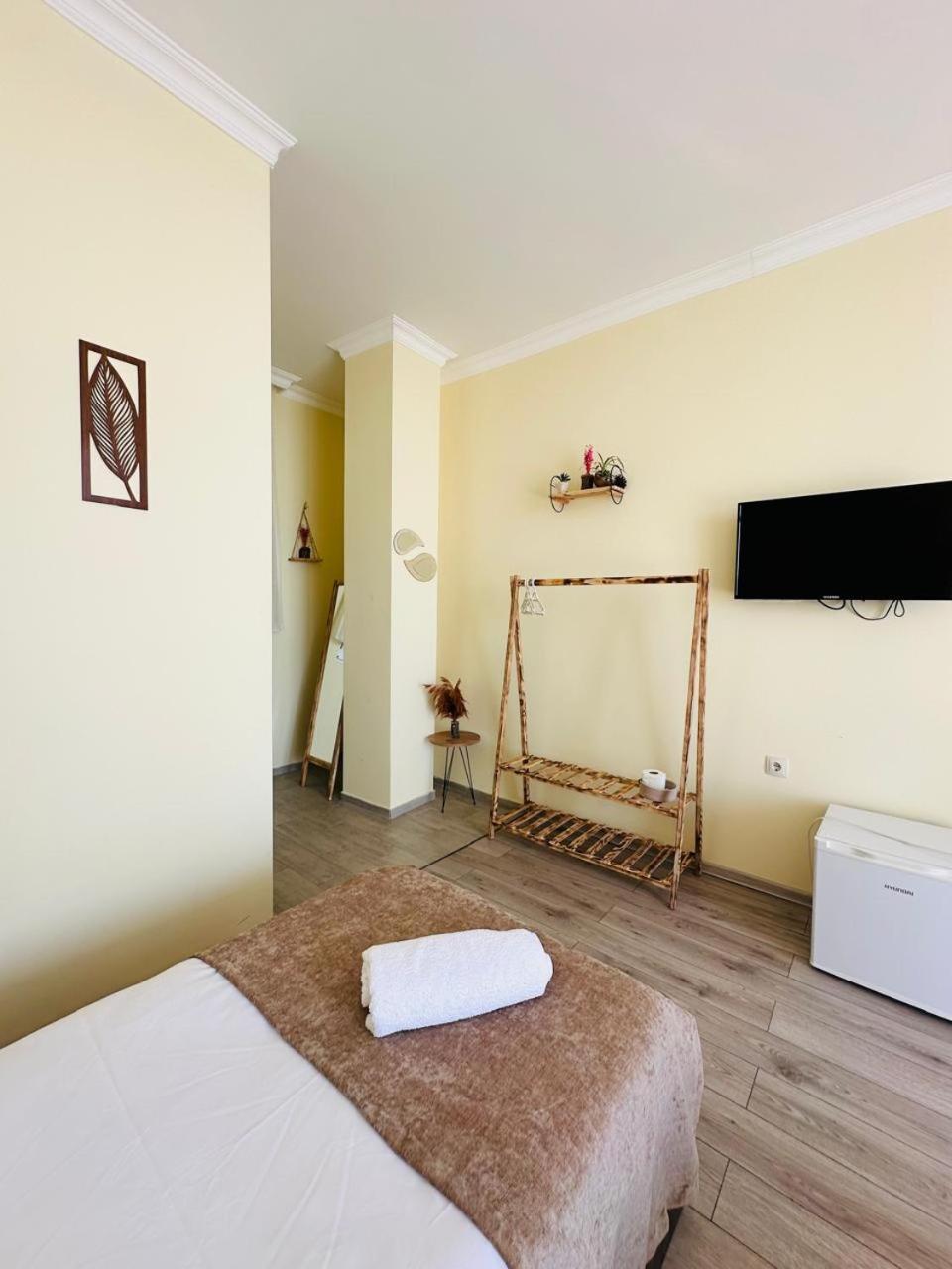 Woodsea Hotell Batumi Exteriör bild