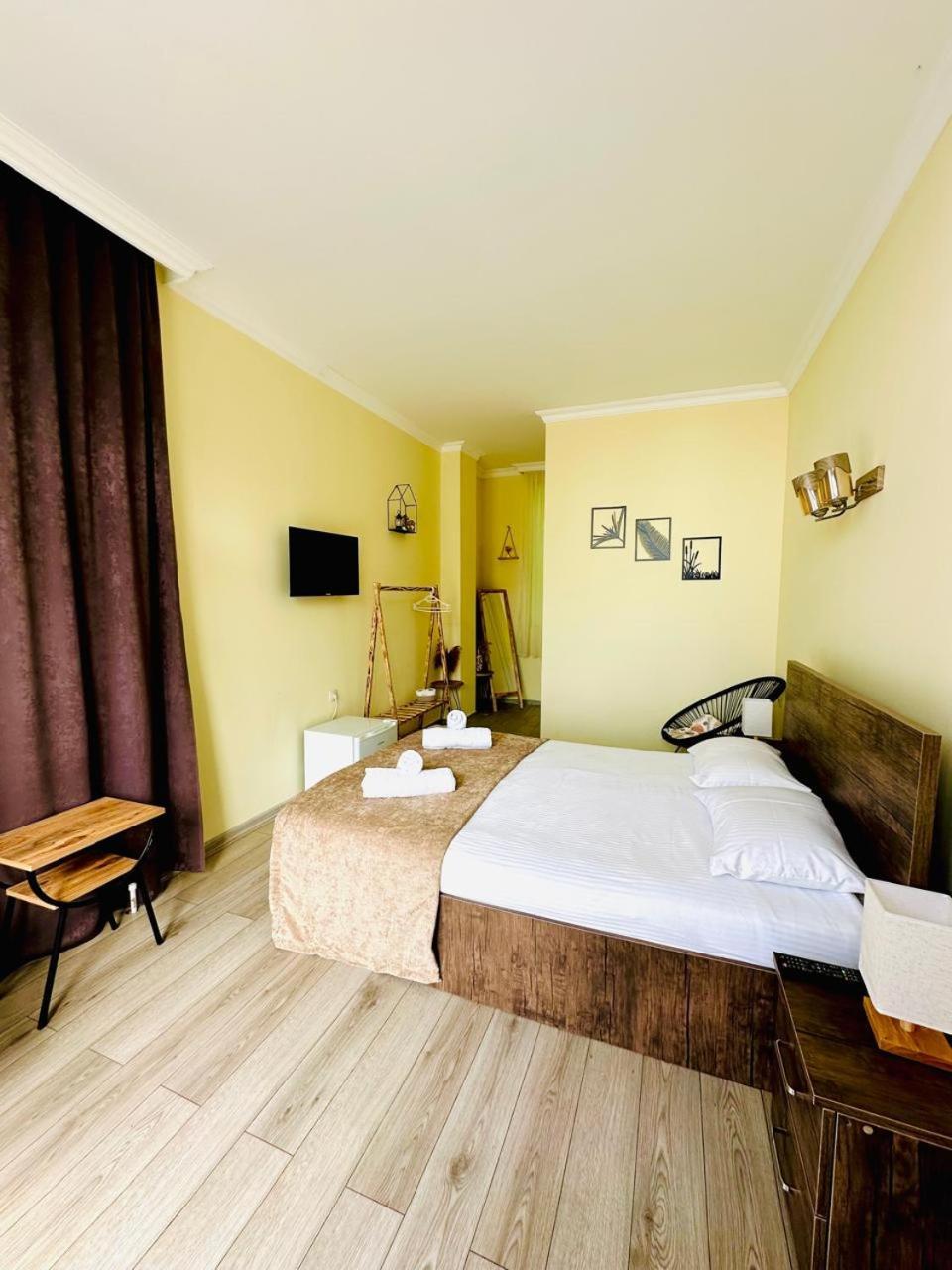 Woodsea Hotell Batumi Exteriör bild