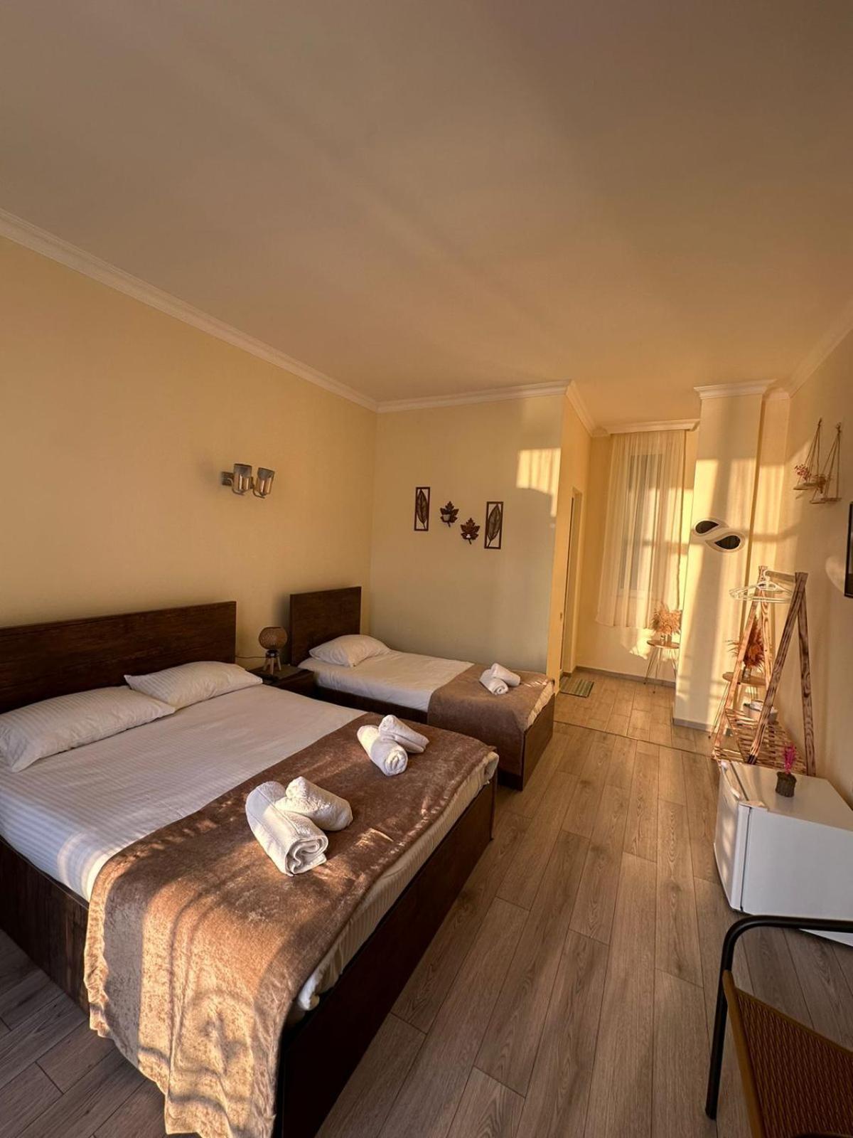 Woodsea Hotell Batumi Exteriör bild