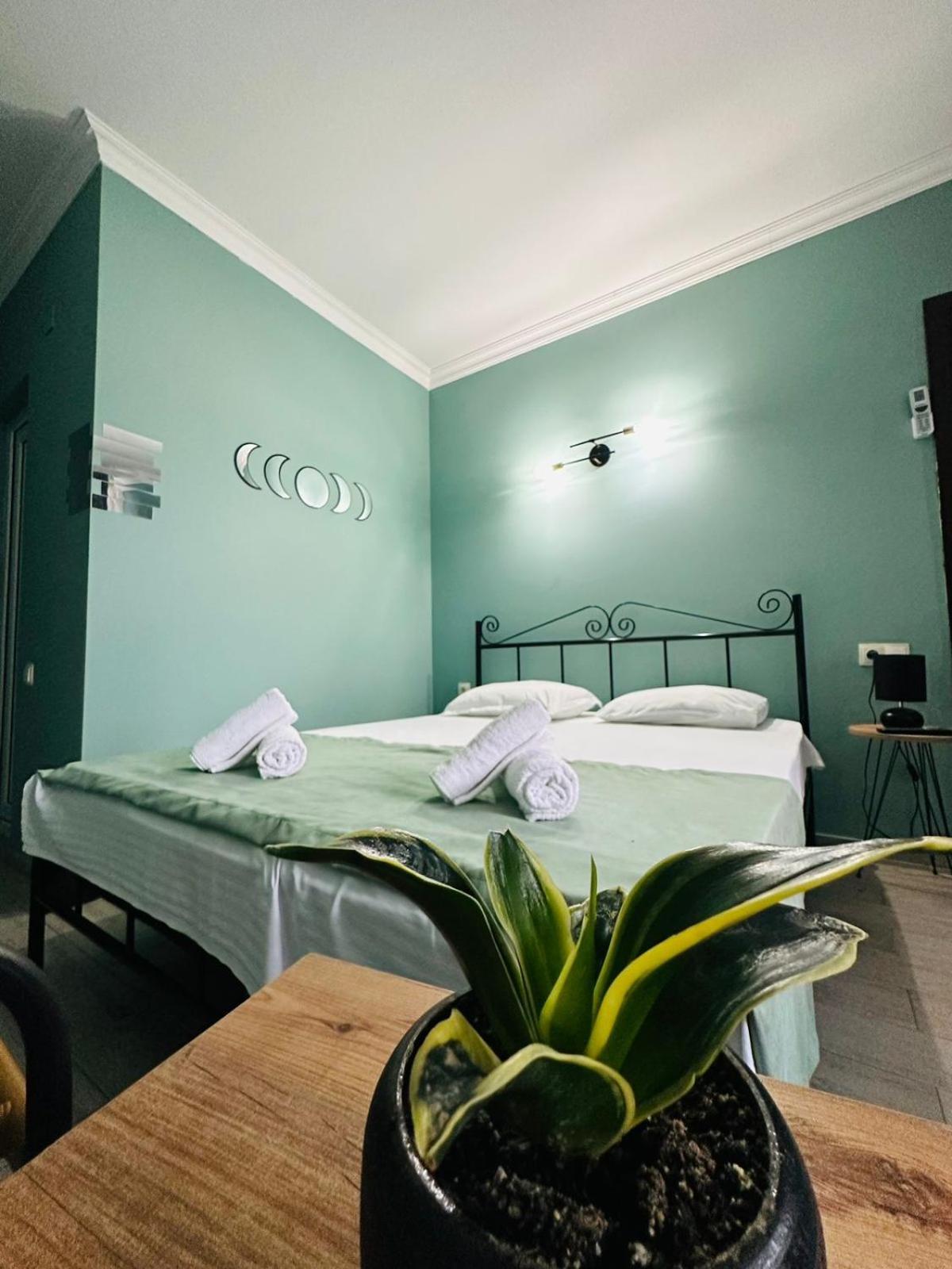 Woodsea Hotell Batumi Exteriör bild