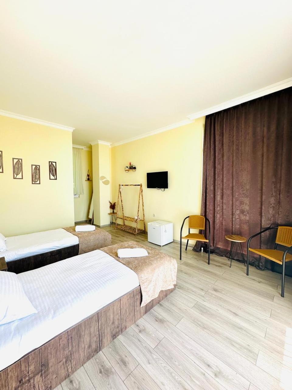 Woodsea Hotell Batumi Exteriör bild