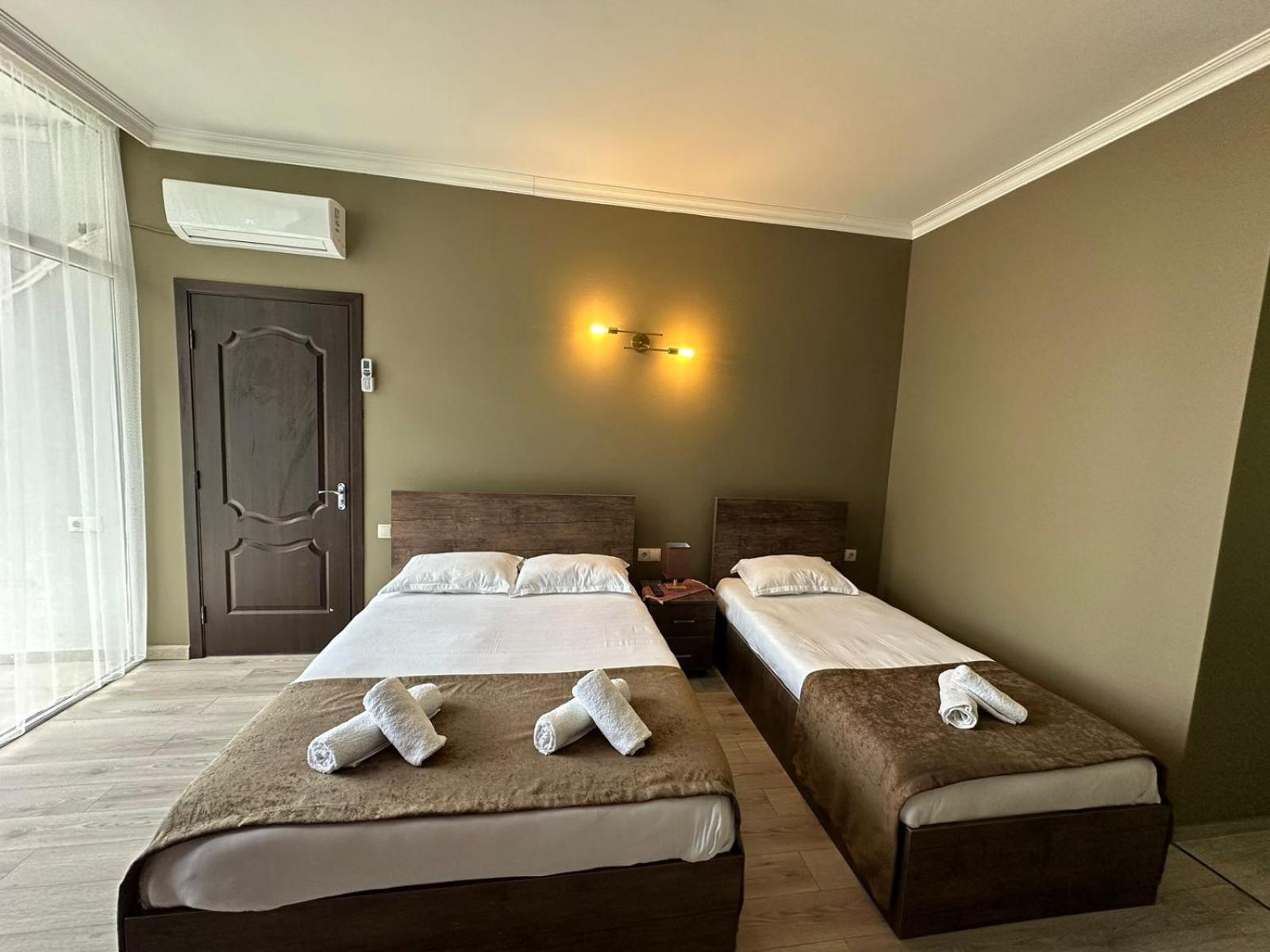 Woodsea Hotell Batumi Exteriör bild