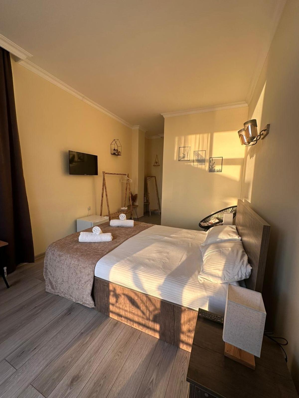 Woodsea Hotell Batumi Exteriör bild