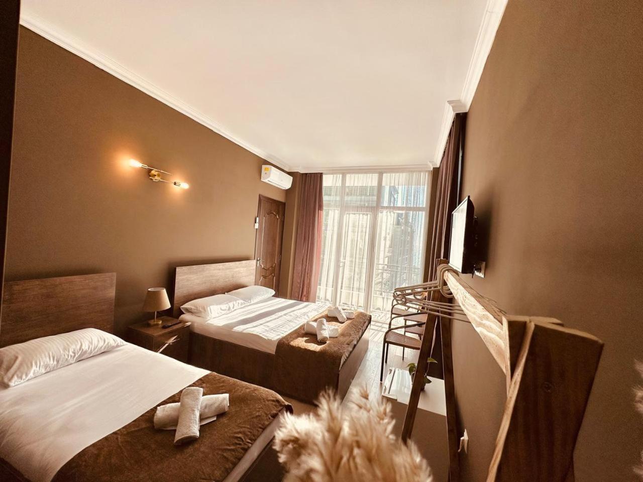 Woodsea Hotell Batumi Exteriör bild