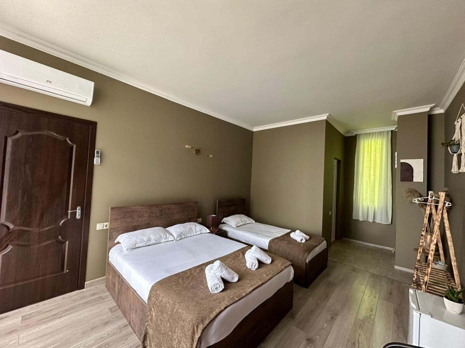 Woodsea Hotell Batumi Exteriör bild