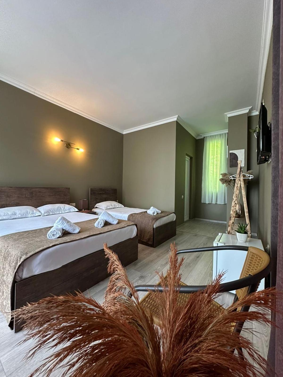 Woodsea Hotell Batumi Exteriör bild