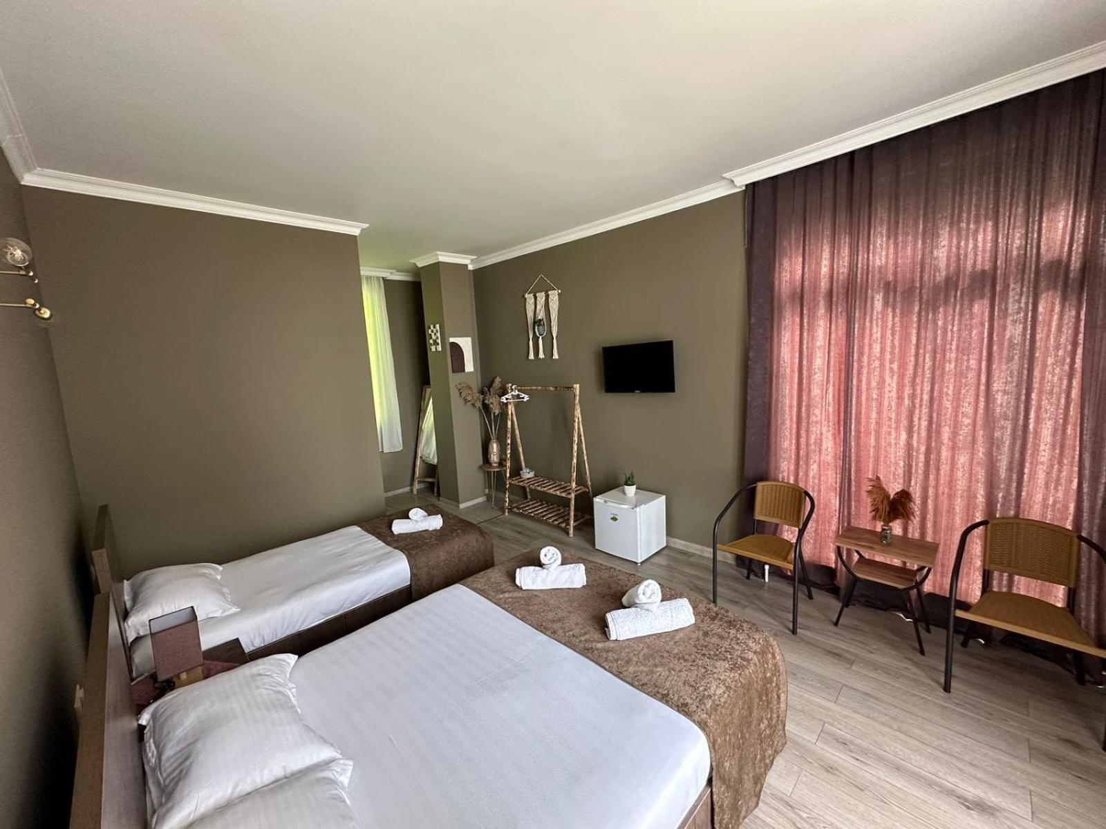 Woodsea Hotell Batumi Exteriör bild