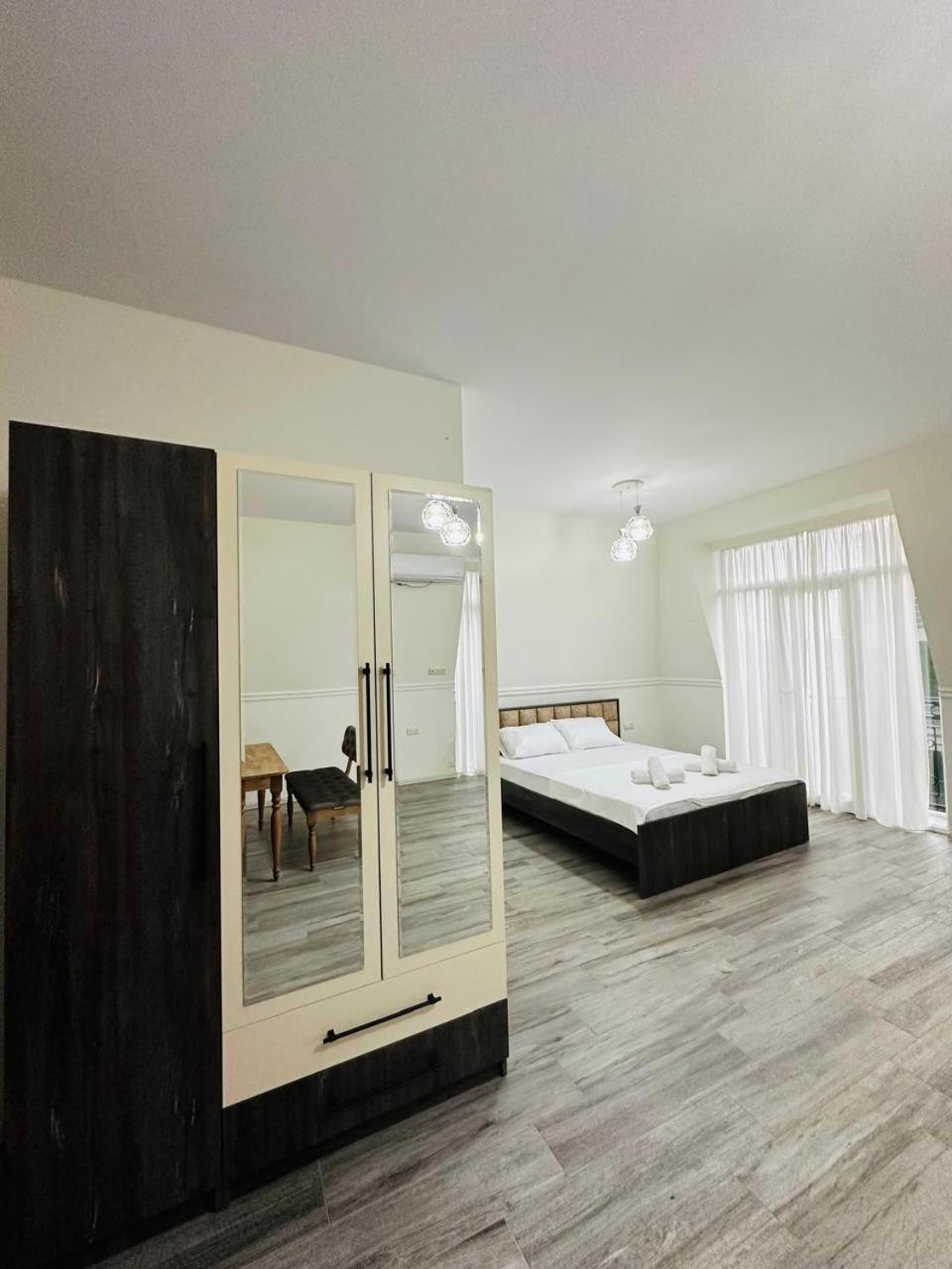 Woodsea Hotell Batumi Exteriör bild