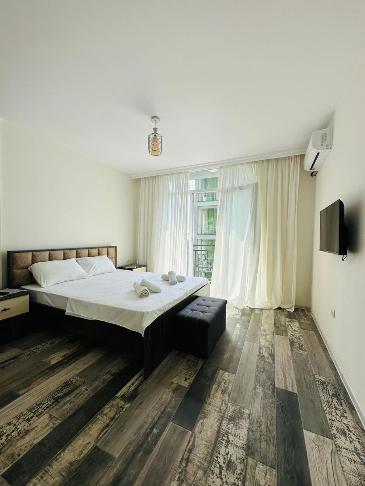 Woodsea Hotell Batumi Exteriör bild