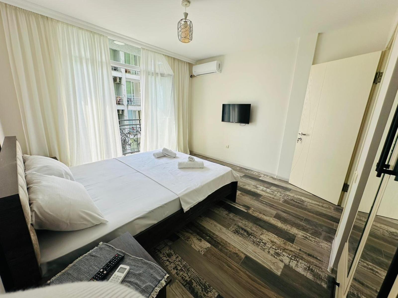 Woodsea Hotell Batumi Exteriör bild